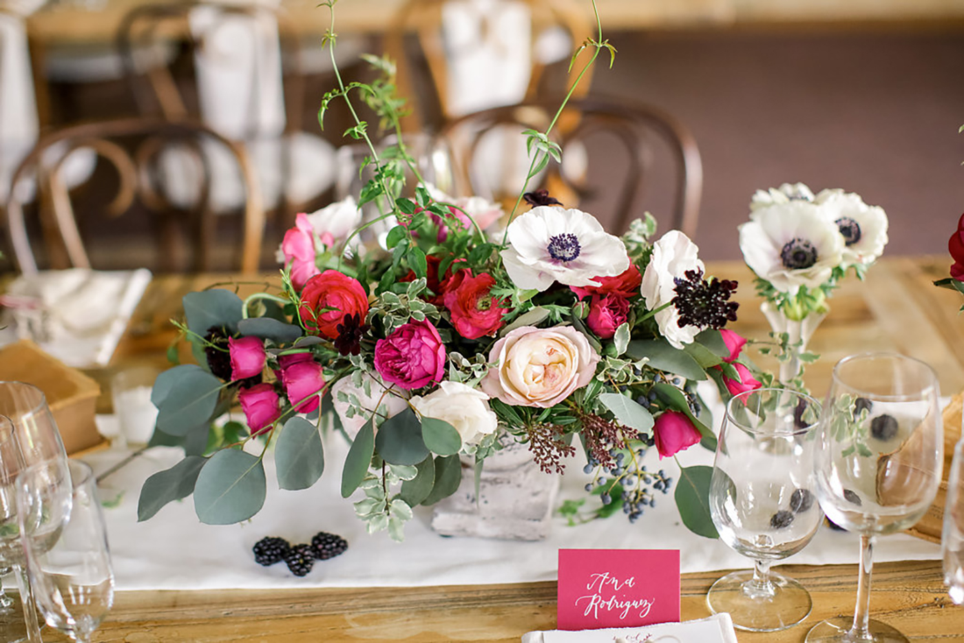 la Happy calligraphy place cards 2